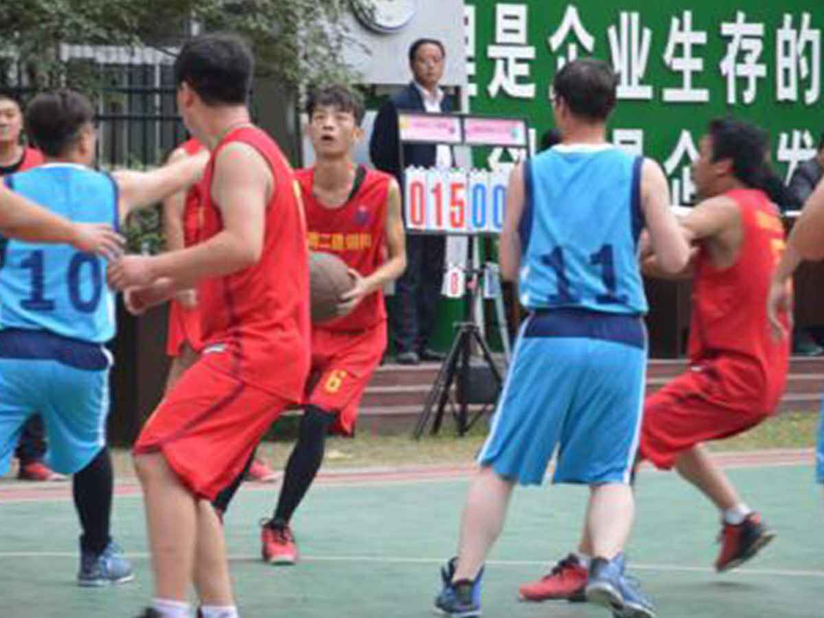 参加厦门佑平多媒体制作有限公司“奋进杯”男子篮球赛